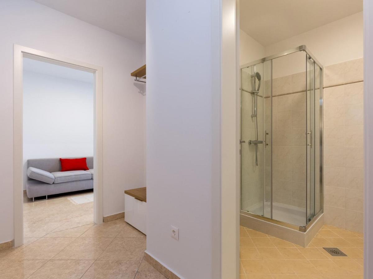Dolores Cervar Apartman *